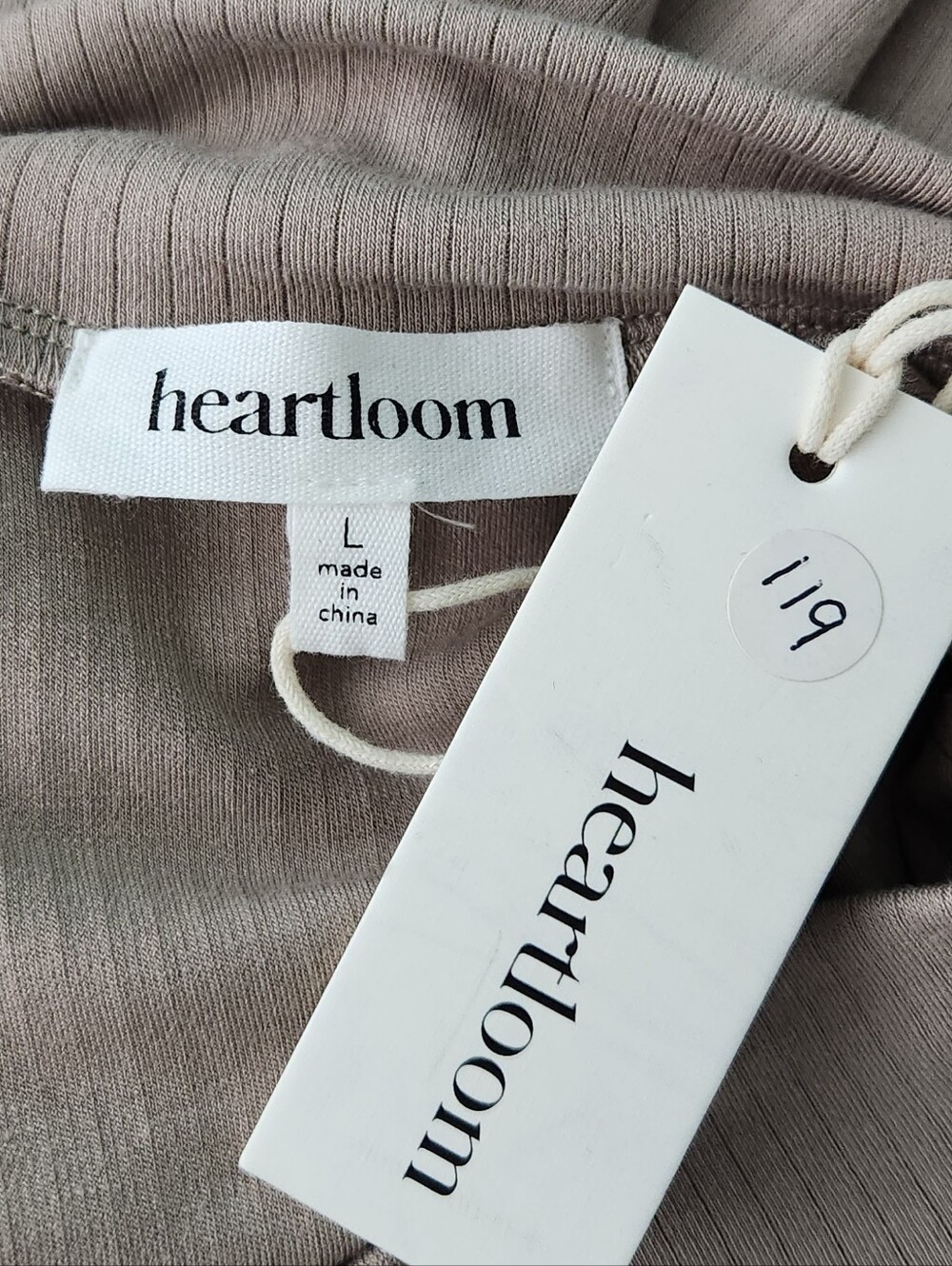 Heartloom Neutral Ribbed Mock Neck Crop Top - Picture 5 of 7